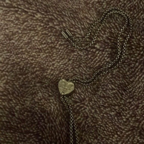 Betsey Johnson skeleton necklace only worn once - Picture 4 of 4